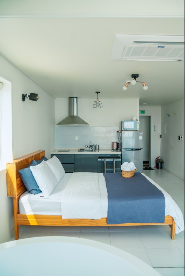 room-card-img-7